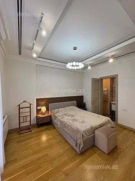 Satılır 3 otaqlı yeni tikili 130 m²
