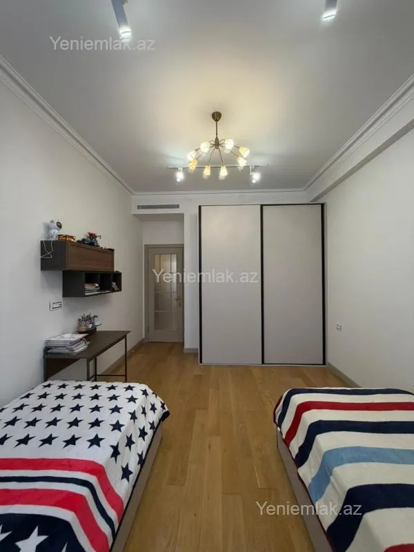 Satılır 3 otaqlı yeni tikili 130 m²