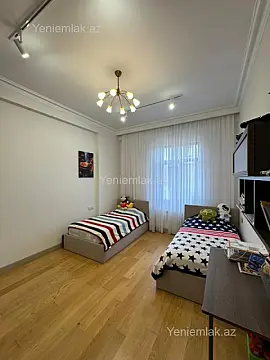 Satılır 3 otaqlı yeni tikili 130 m²
