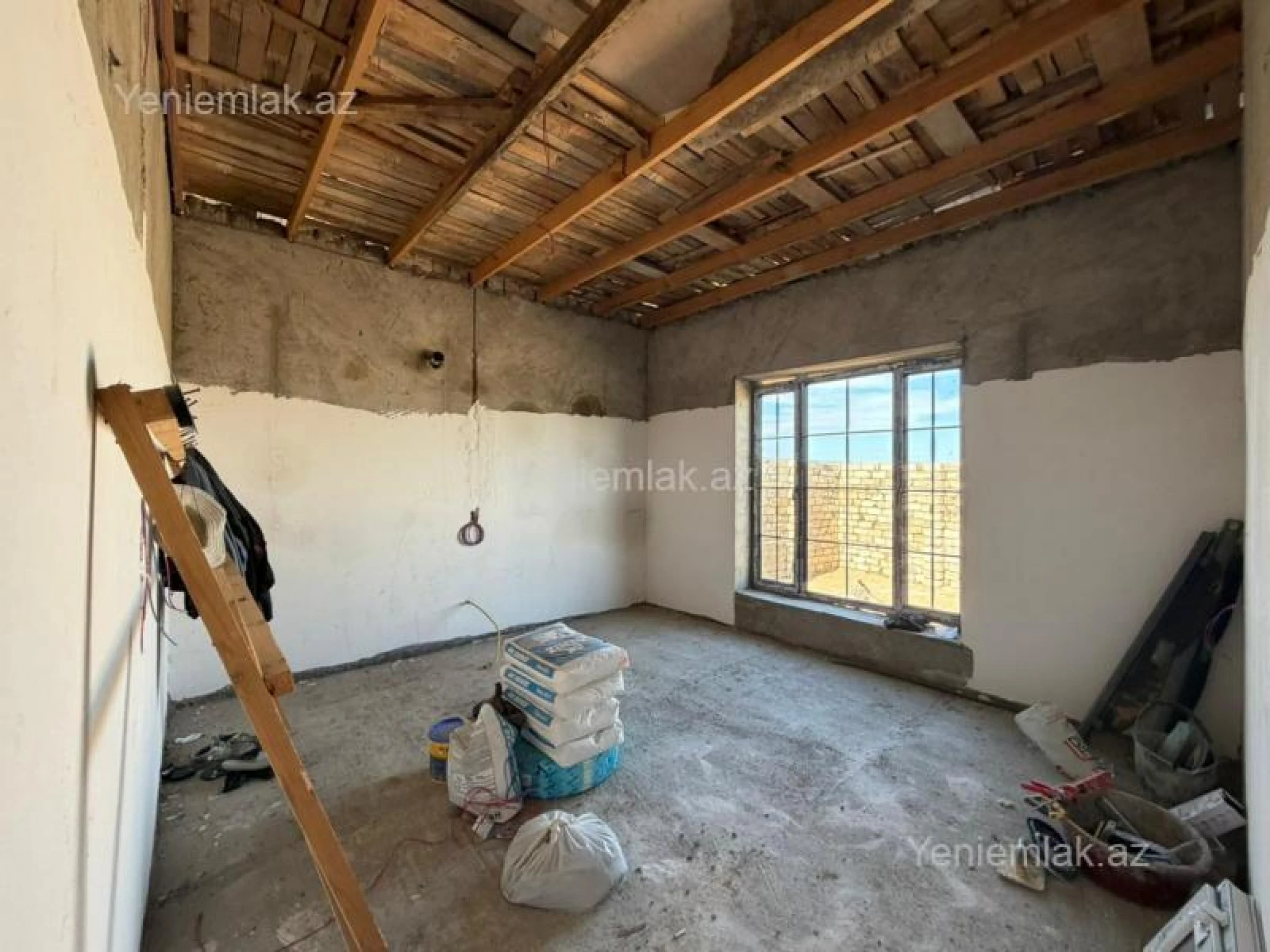 Satılır 4 otaqlı obyekt 250 m²