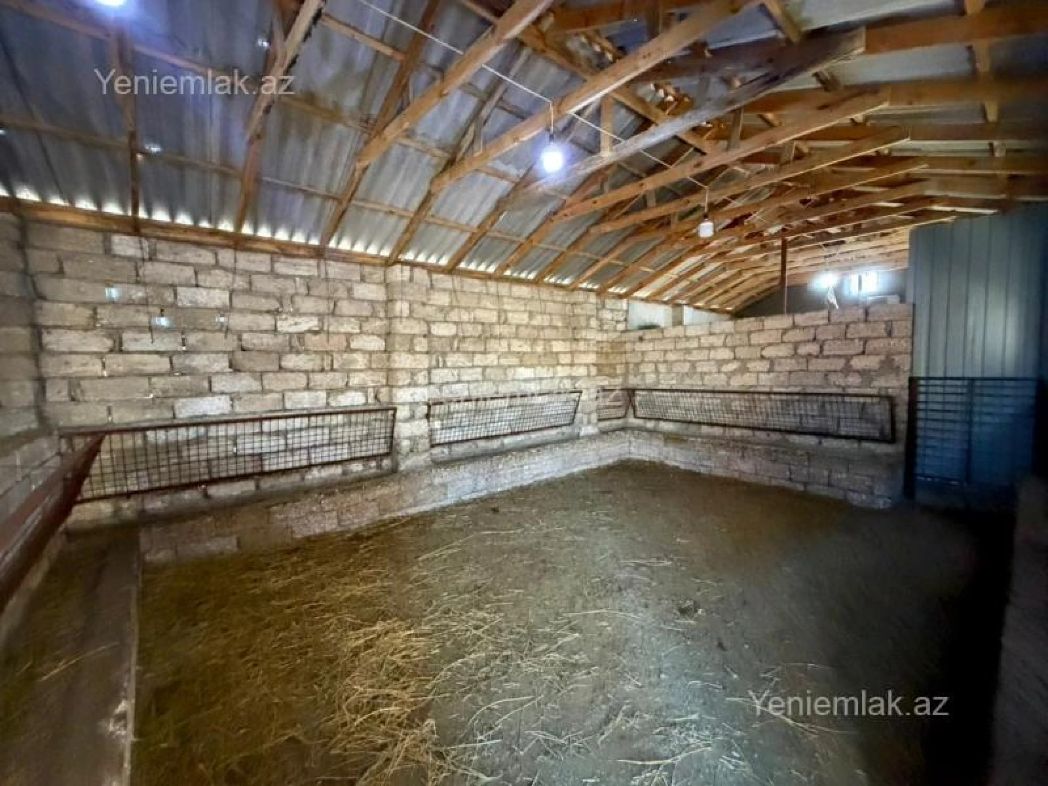 Satılır 4 otaqlı obyekt 250 m²