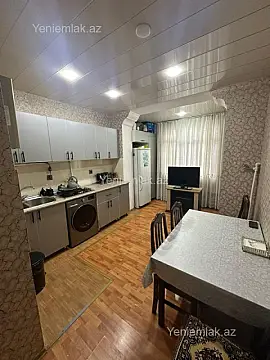 Satılır 4 otaqlı köhnə tikili 100 m²