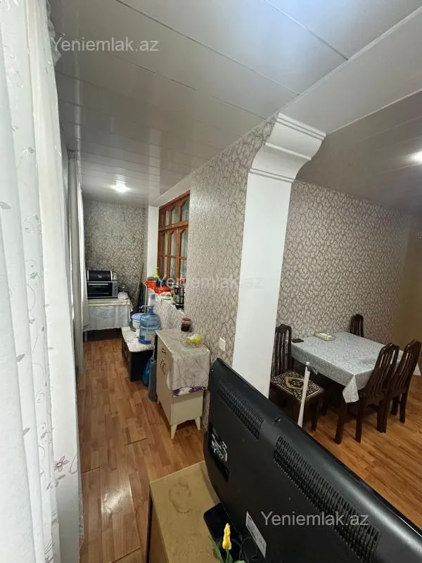 Satılır 4 otaqlı köhnə tikili 100 m²