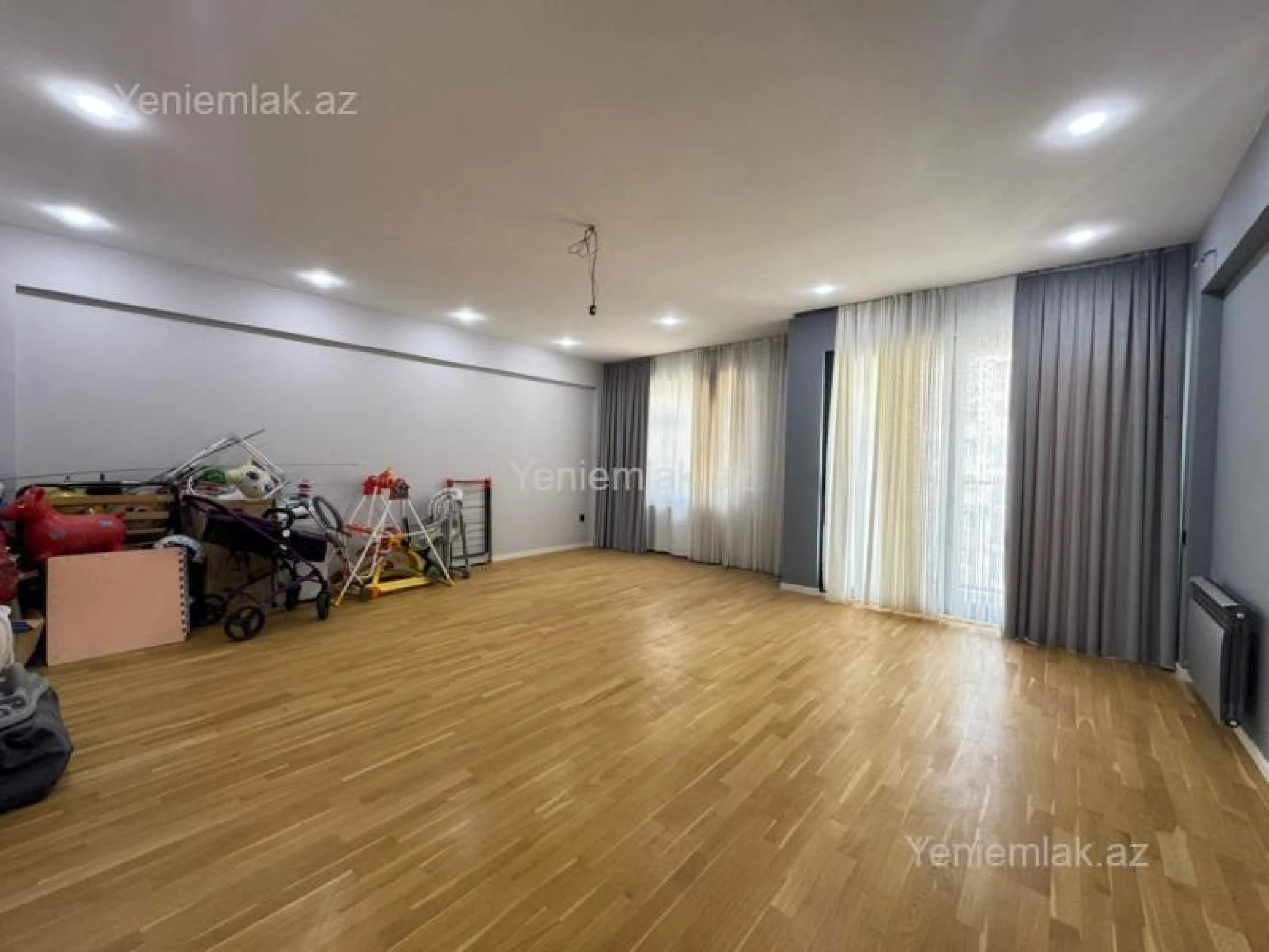 Satılır 3 otaqlı yeni tikili 153 m²
