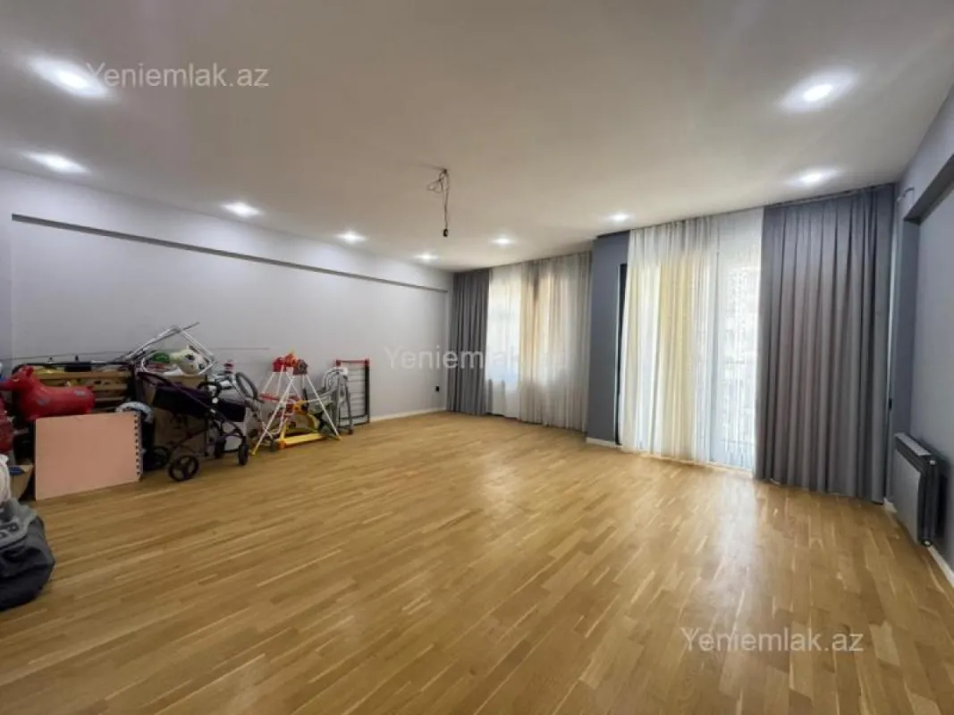 Satılır 3 otaqlı yeni tikili 153 m²