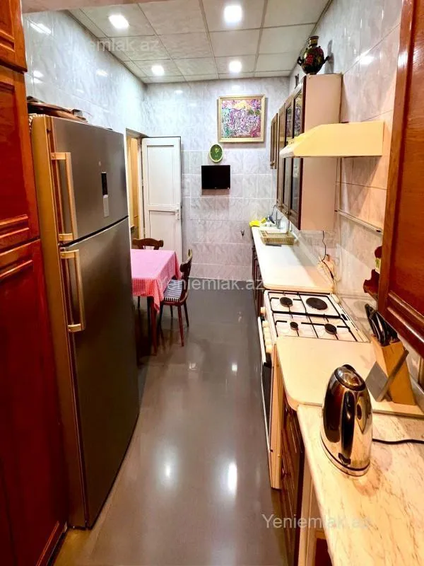 Satılır 5 otaqlı köhnə tikili 160 m²