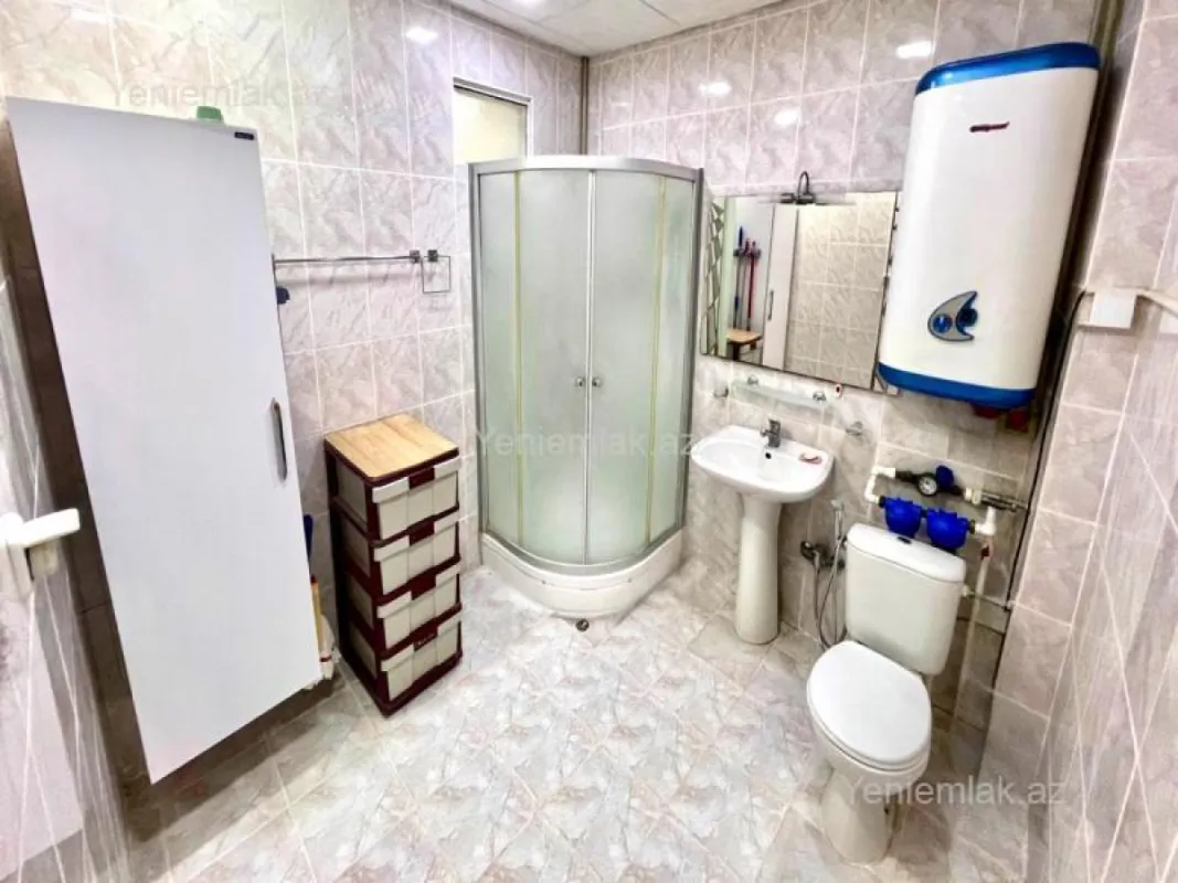 Satılır 5 otaqlı köhnə tikili 160 m²