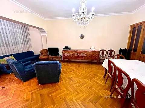 Satılır 5 otaqlı köhnə tikili 160 m²
