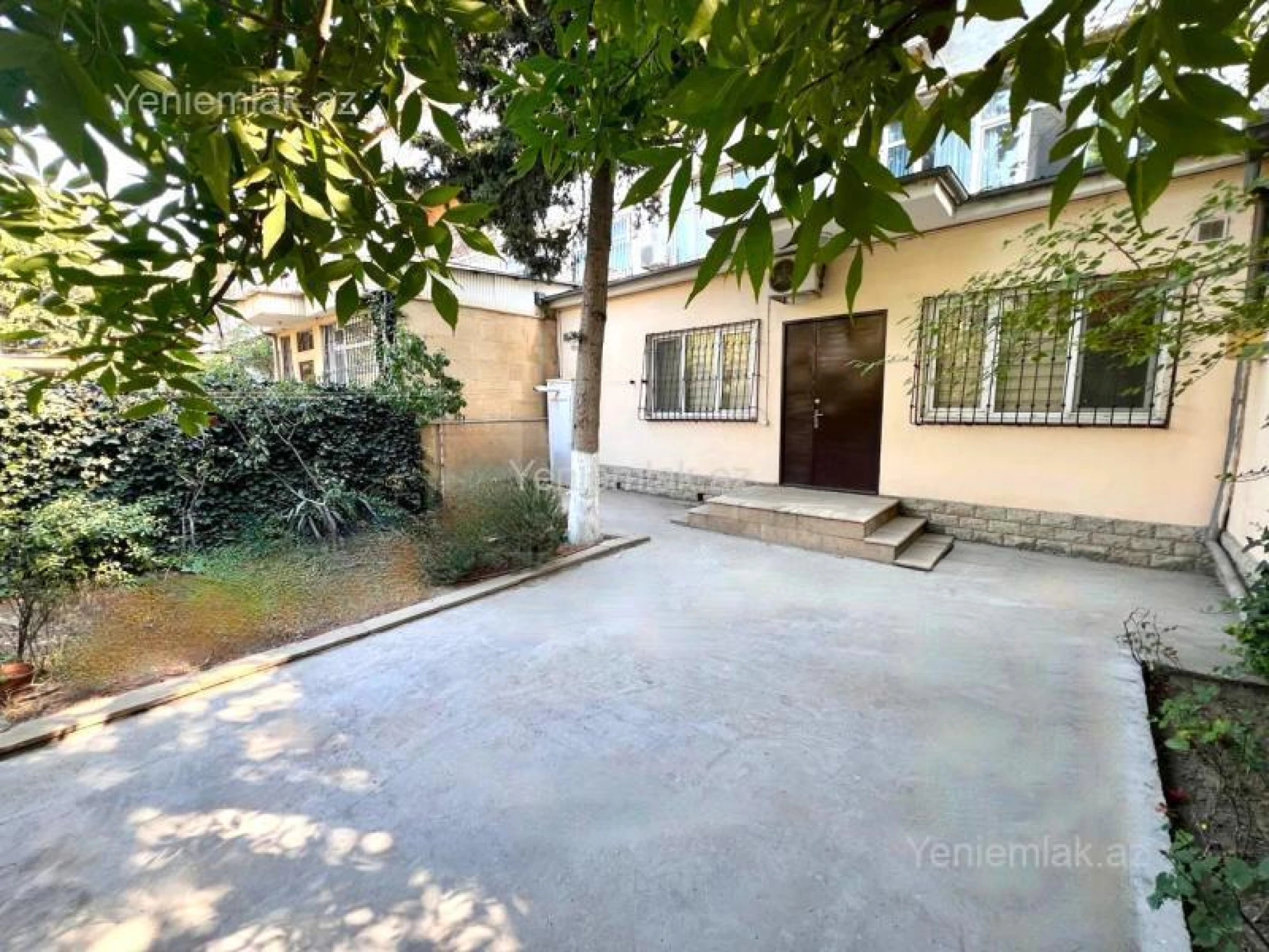 Satılır 5 otaqlı köhnə tikili 160 m²