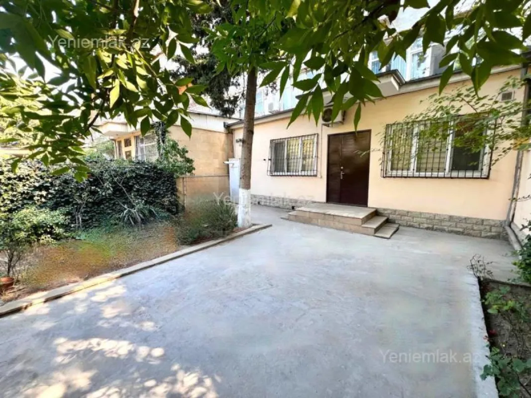 Satılır 5 otaqlı köhnə tikili 160 m²