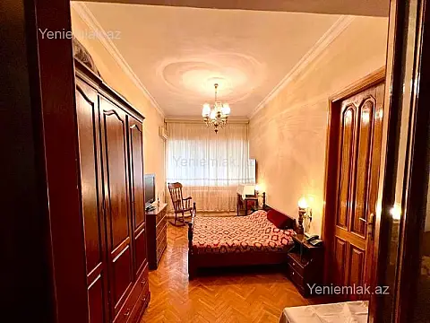 Satılır 5 otaqlı köhnə tikili 160 m²