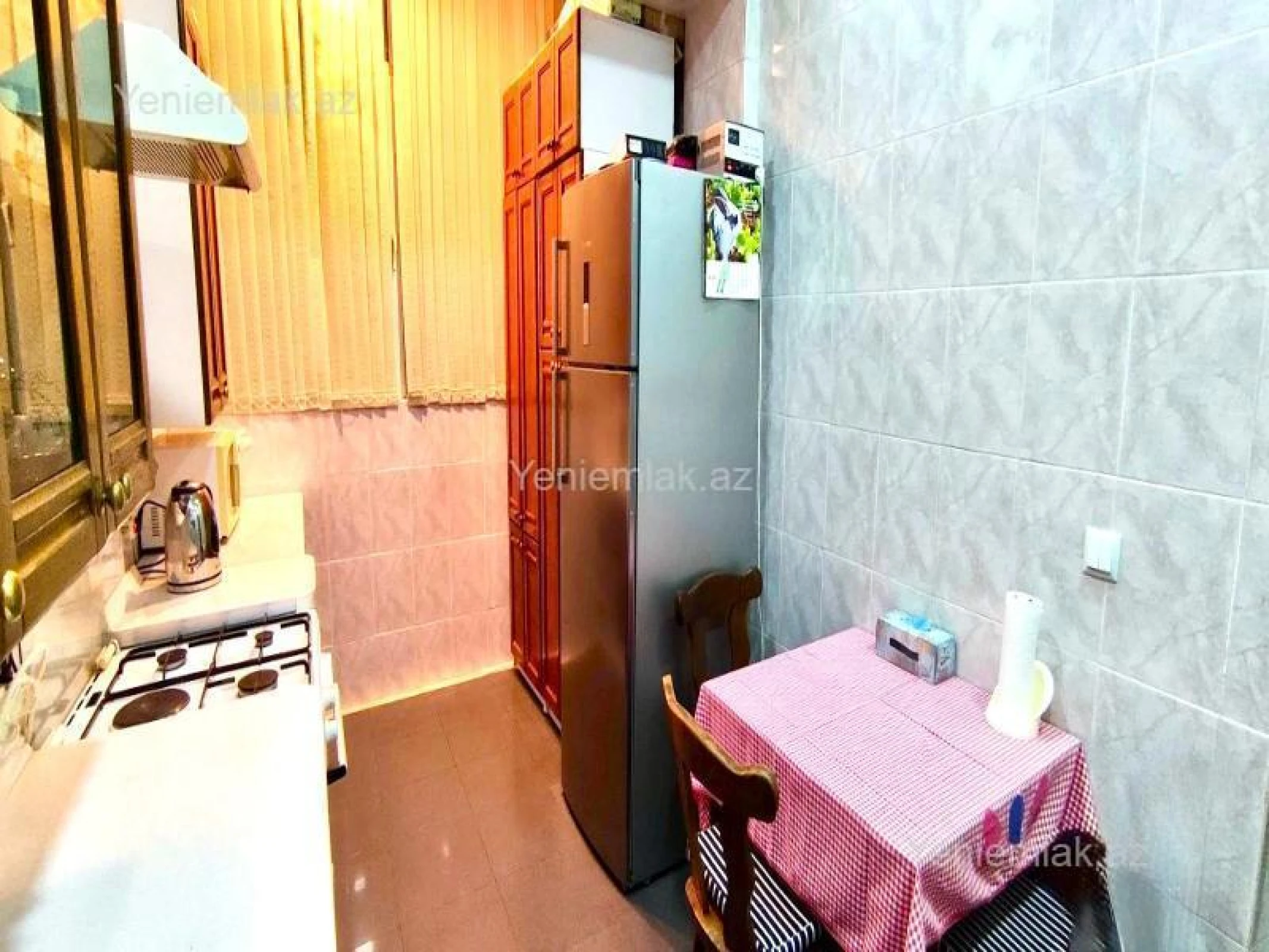 Satılır 5 otaqlı köhnə tikili 160 m²