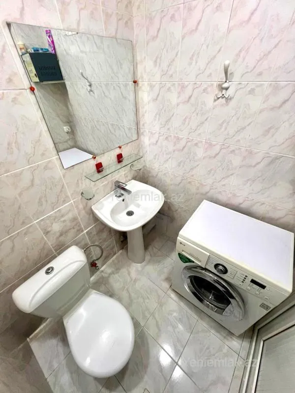 Satılır 5 otaqlı köhnə tikili 160 m²