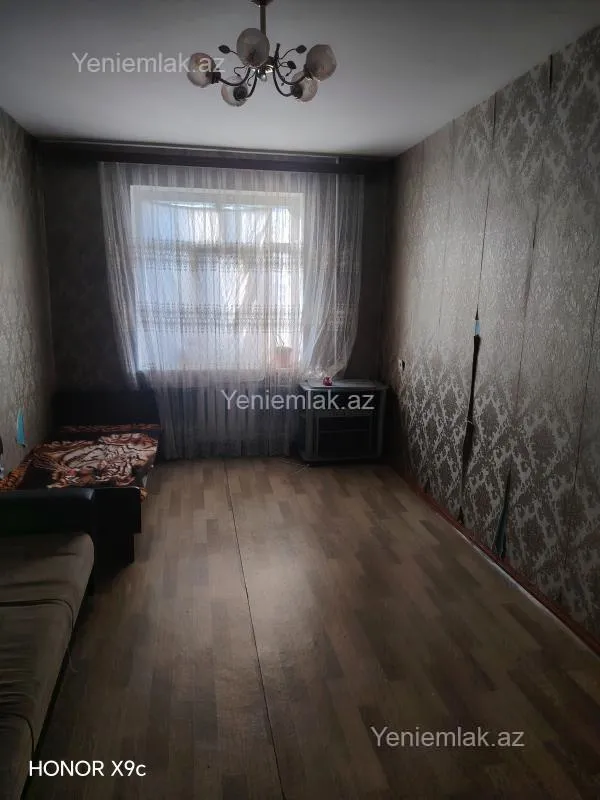 Satılır 3 otaqlı köhnə tikili 75 m²