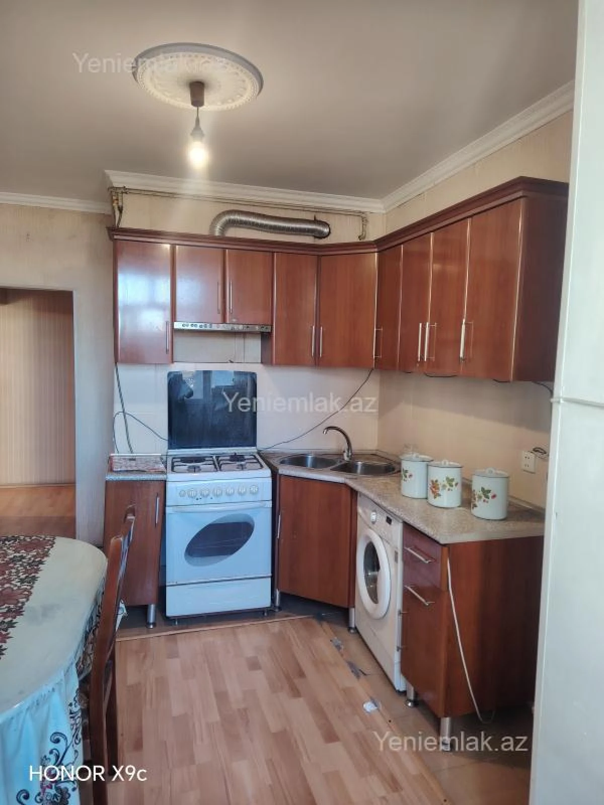 Satılır 3 otaqlı köhnə tikili 75 m²