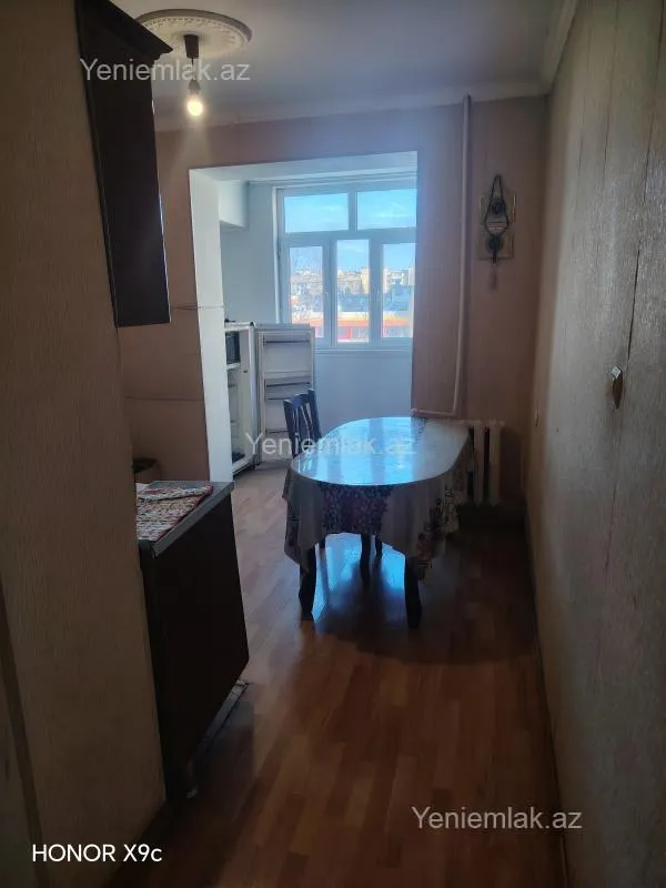 Satılır 3 otaqlı köhnə tikili 75 m²