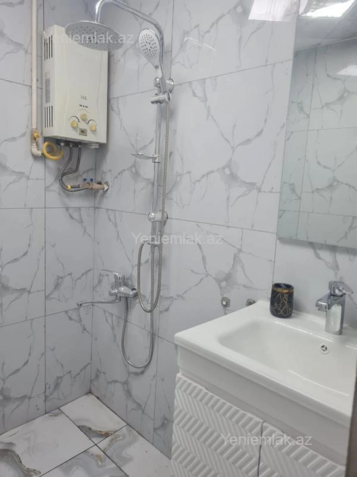 Satılır 2 otaqlı köhnə tikili 35 m²