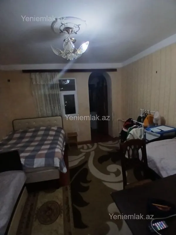 Satılır 2 otaqlı köhnə tikili 60 m²