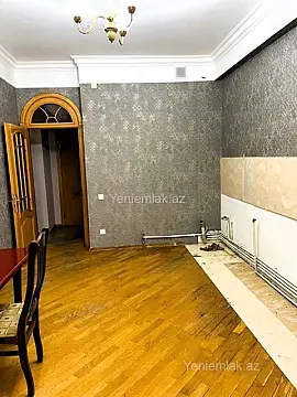 Satılır 3 otaqlı yeni tikili 135 m²