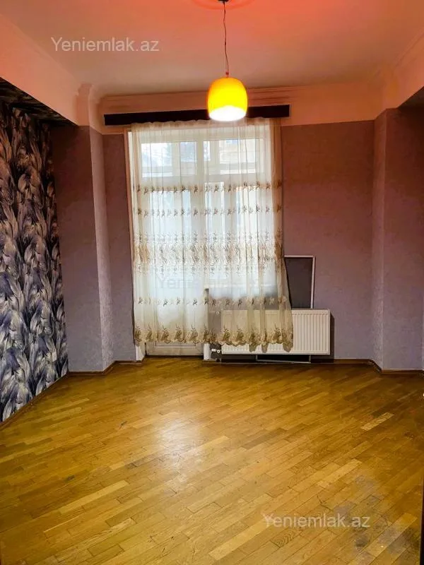 Satılır 3 otaqlı yeni tikili 135 m²