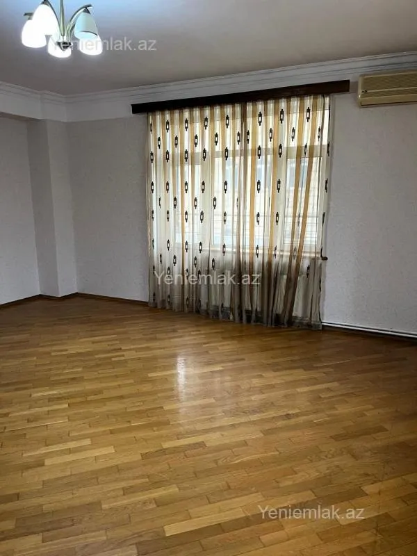 Satılır 3 otaqlı yeni tikili 135 m²