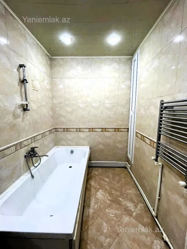 Satılır 3 otaqlı yeni tikili 135 m²