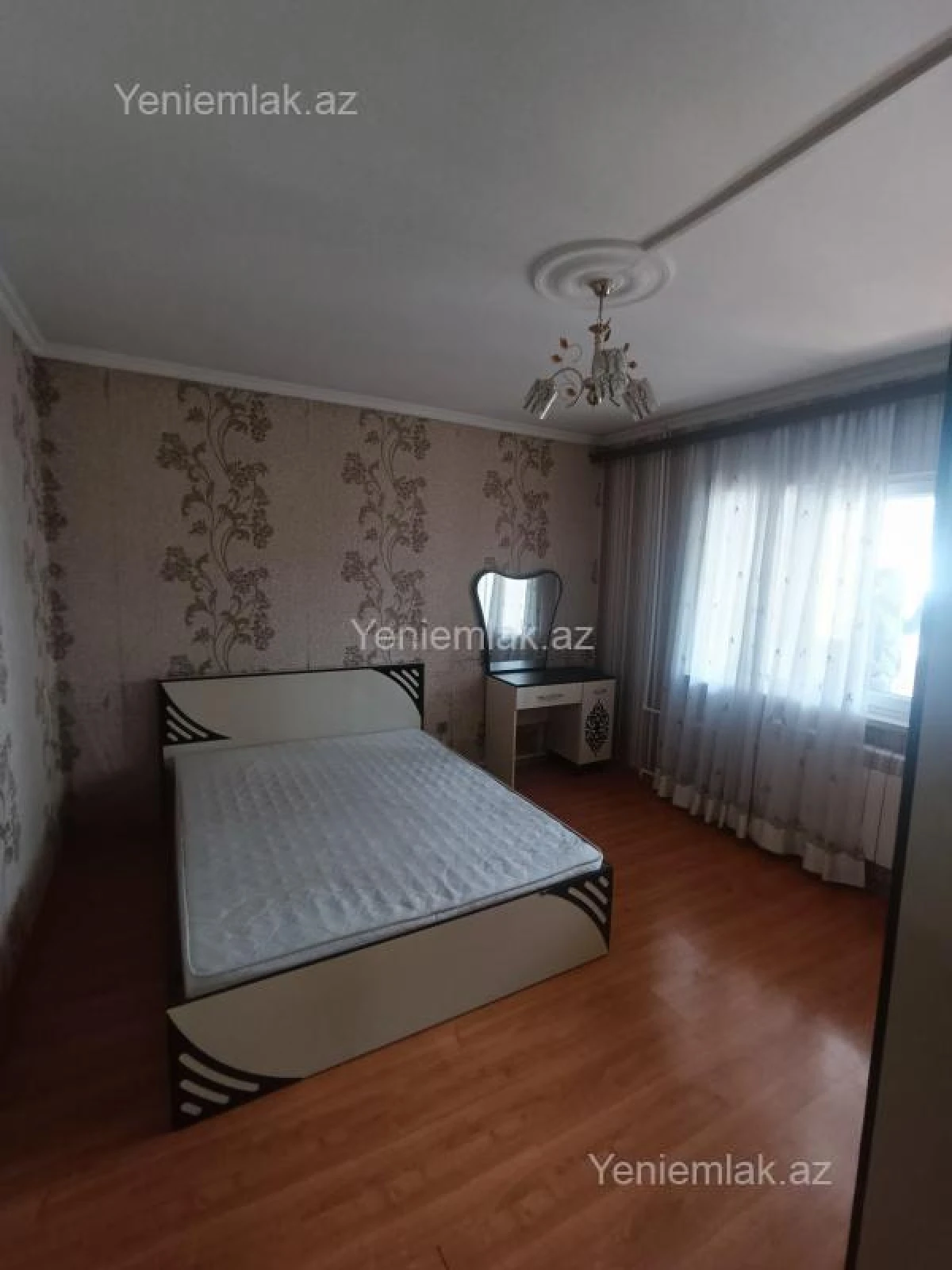 Satılır 3 otaqlı köhnə tikili 80 m²