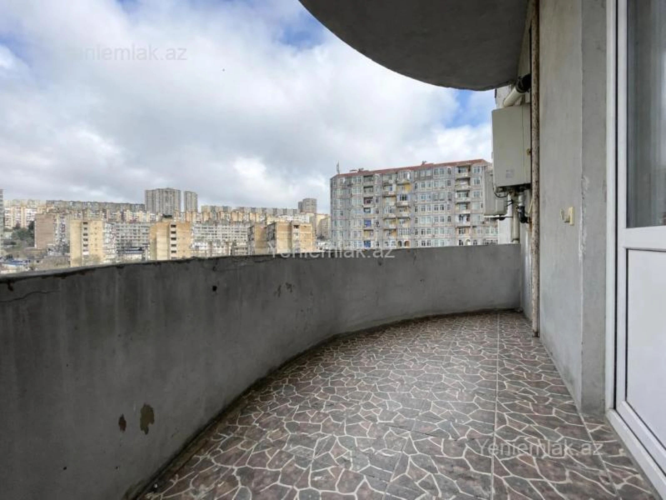 Satılır 3 otaqlı yeni tikili 85 m²