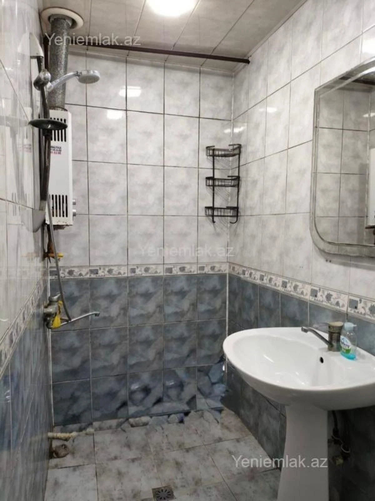 Satılır 2 otaqlı köhnə tikili 70 m²