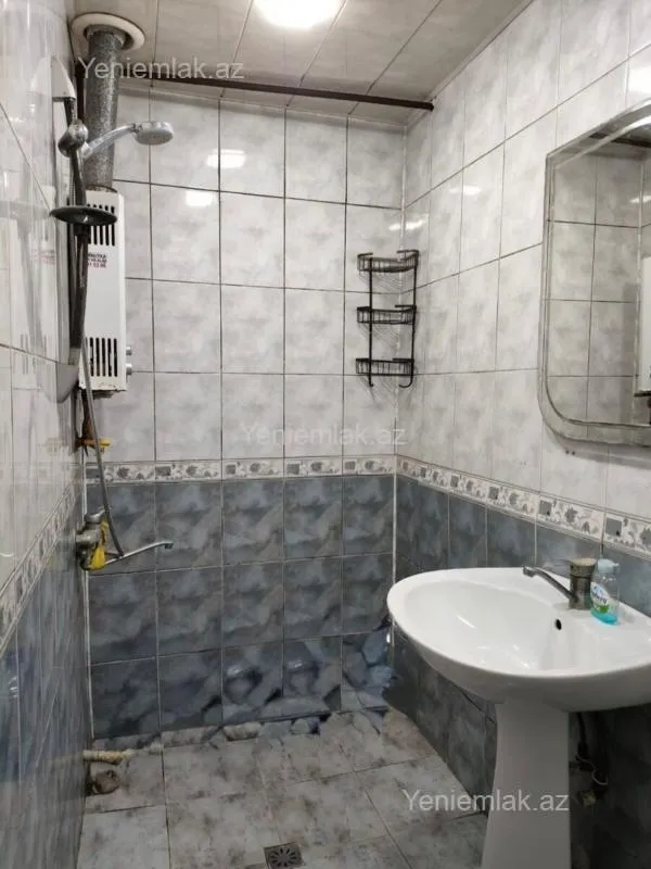 Satılır 2 otaqlı köhnə tikili 70 m²