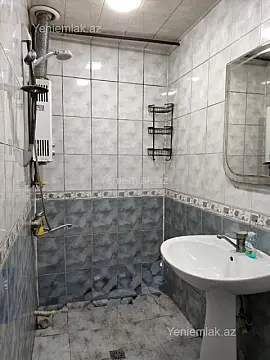 Satılır 2 otaqlı köhnə tikili 70 m²