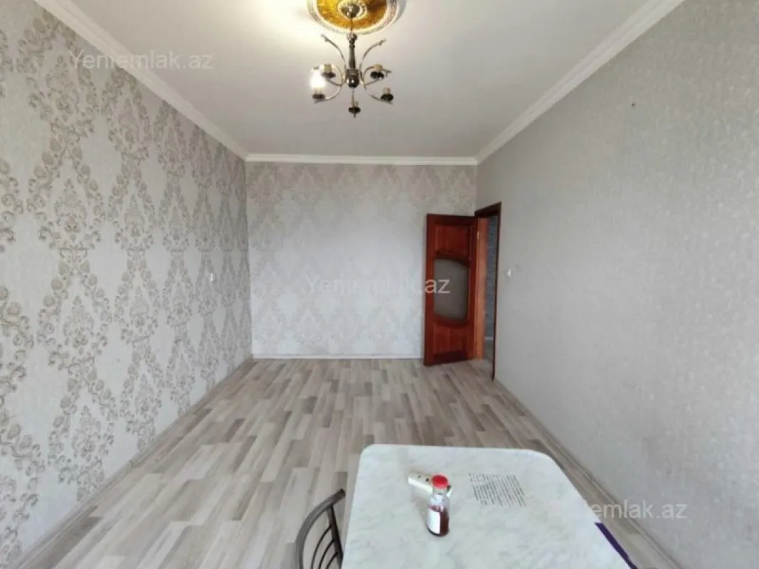 Satılır 2 otaqlı köhnə tikili 70 m²