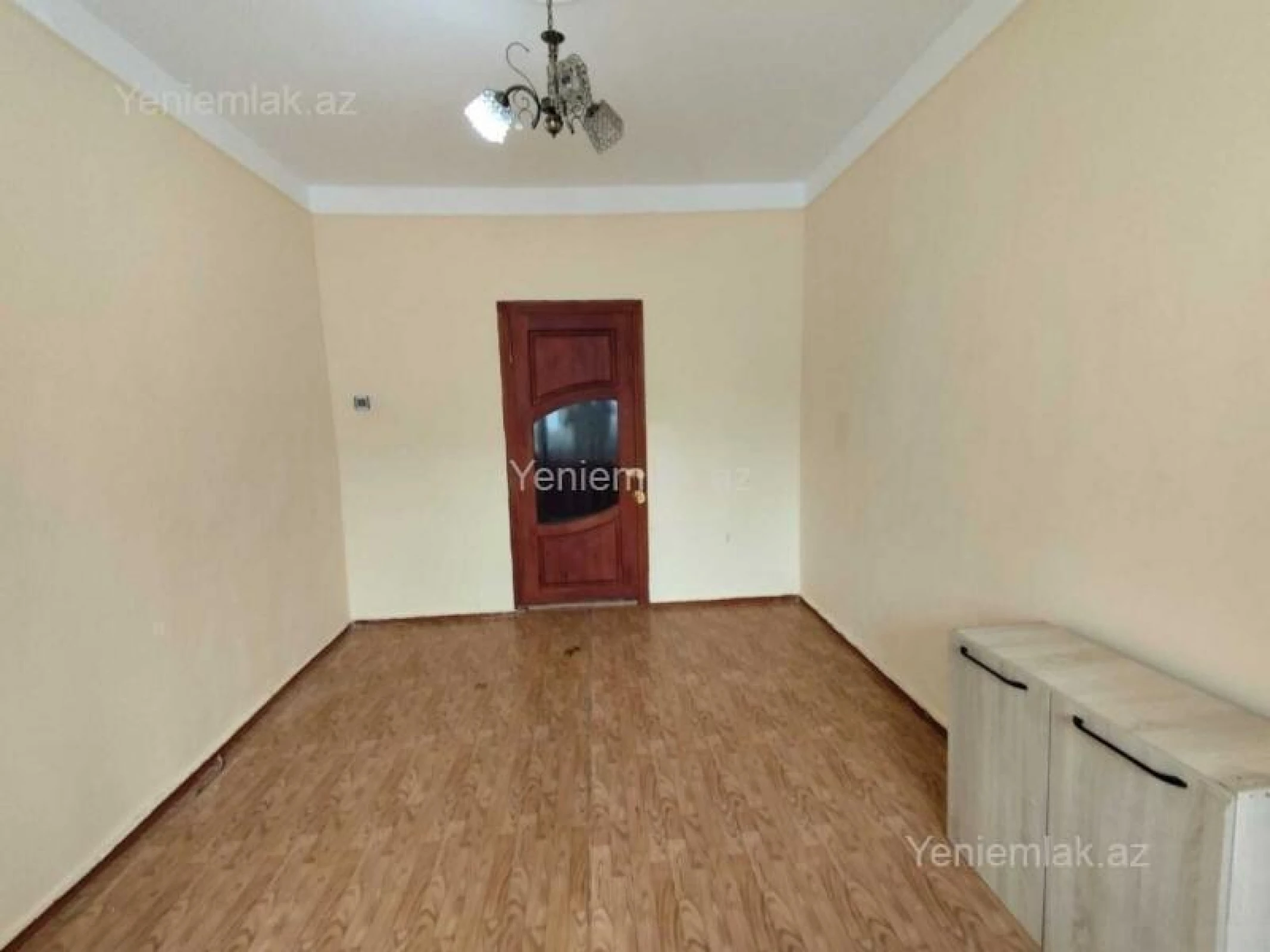 Satılır 2 otaqlı köhnə tikili 70 m²