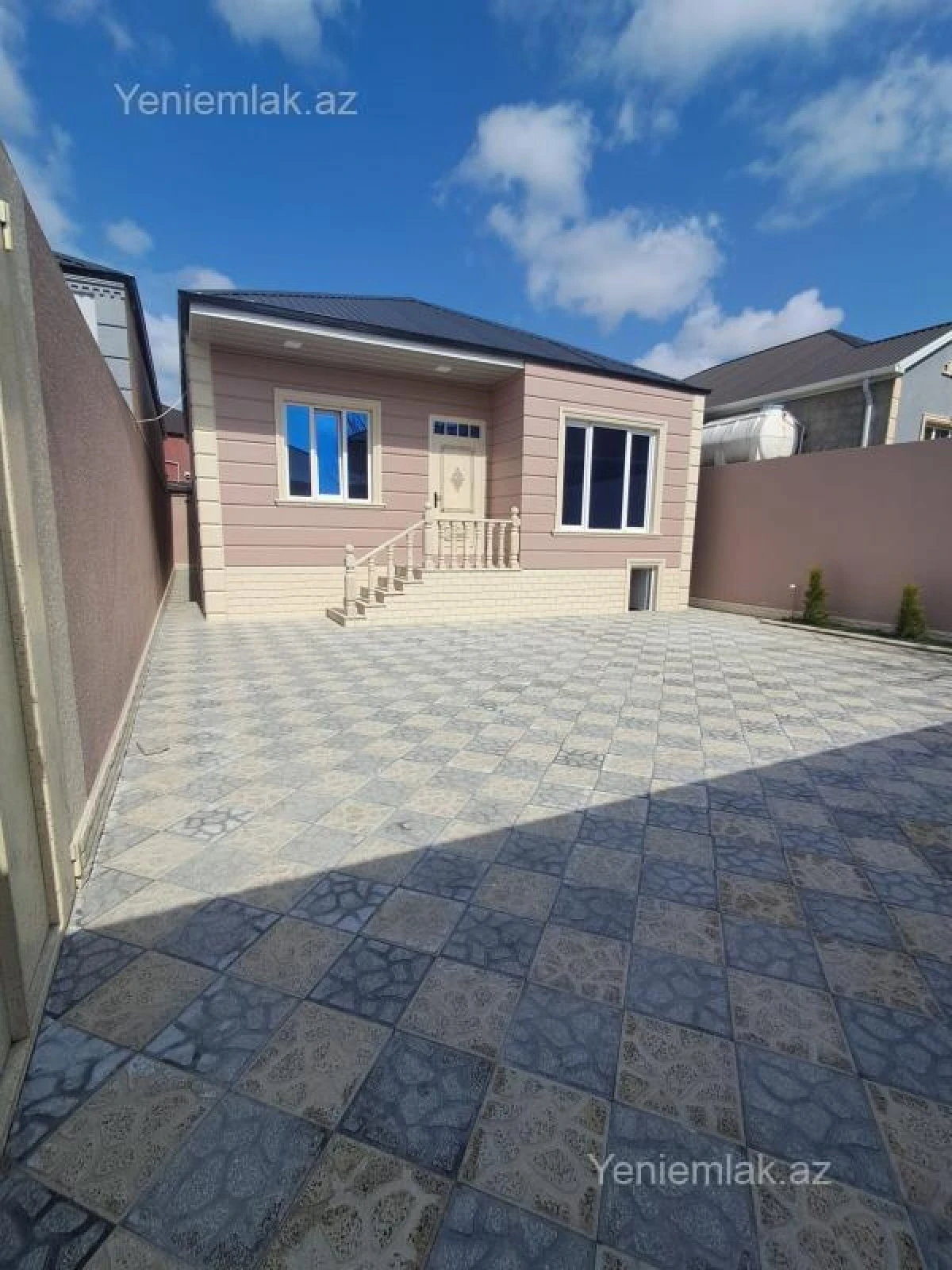 Satılır 4 otaqlı həyət evi 126 m²