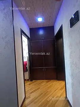 Satılır 2 otaqlı köhnə tikili 61 m²