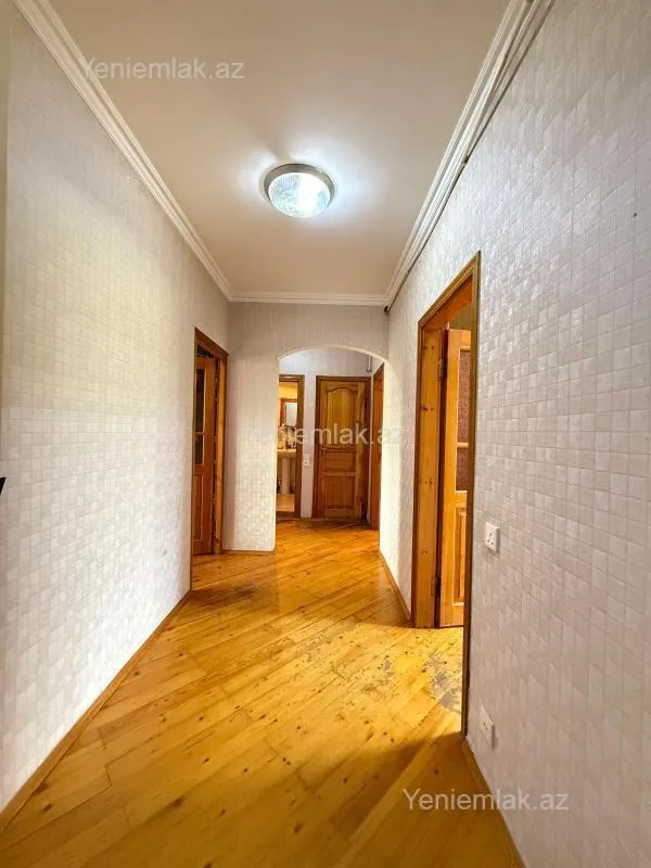 Satılır 5 otaqlı köhnə tikili 120 m²