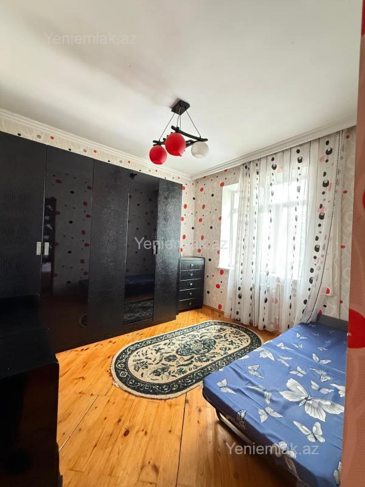 Satılır 5 otaqlı köhnə tikili 120 m²