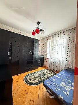 Satılır 5 otaqlı köhnə tikili 120 m²