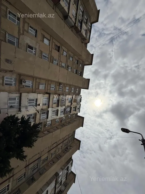 Satılır 5 otaqlı köhnə tikili 120 m²