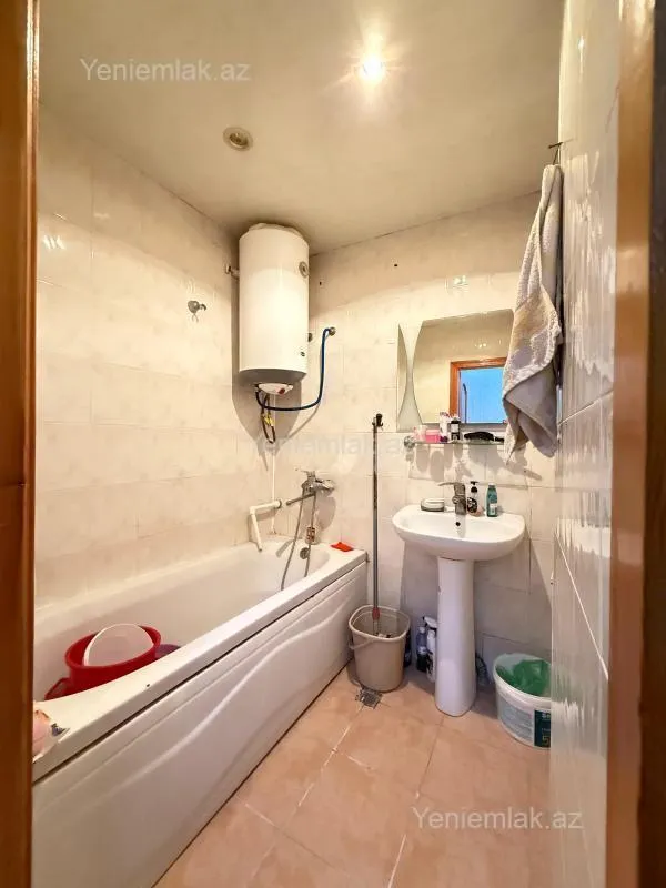 Satılır 5 otaqlı köhnə tikili 120 m²