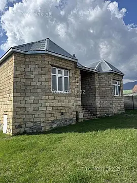 Satılır 4 otaqlı həyət evi 134 m²