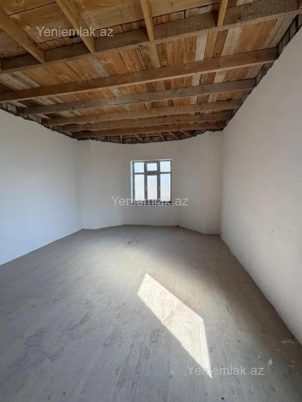 Satılır 4 otaqlı həyət evi 134 m²