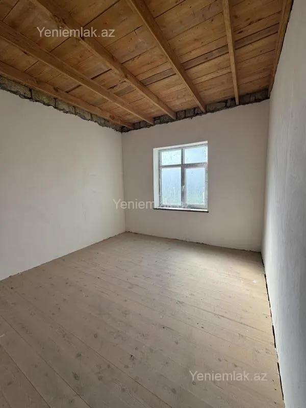 Satılır 4 otaqlı həyət evi 134 m²