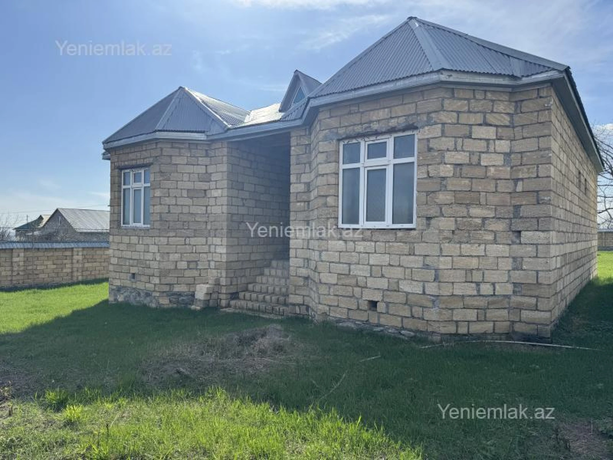 Satılır 4 otaqlı həyət evi 134 m²