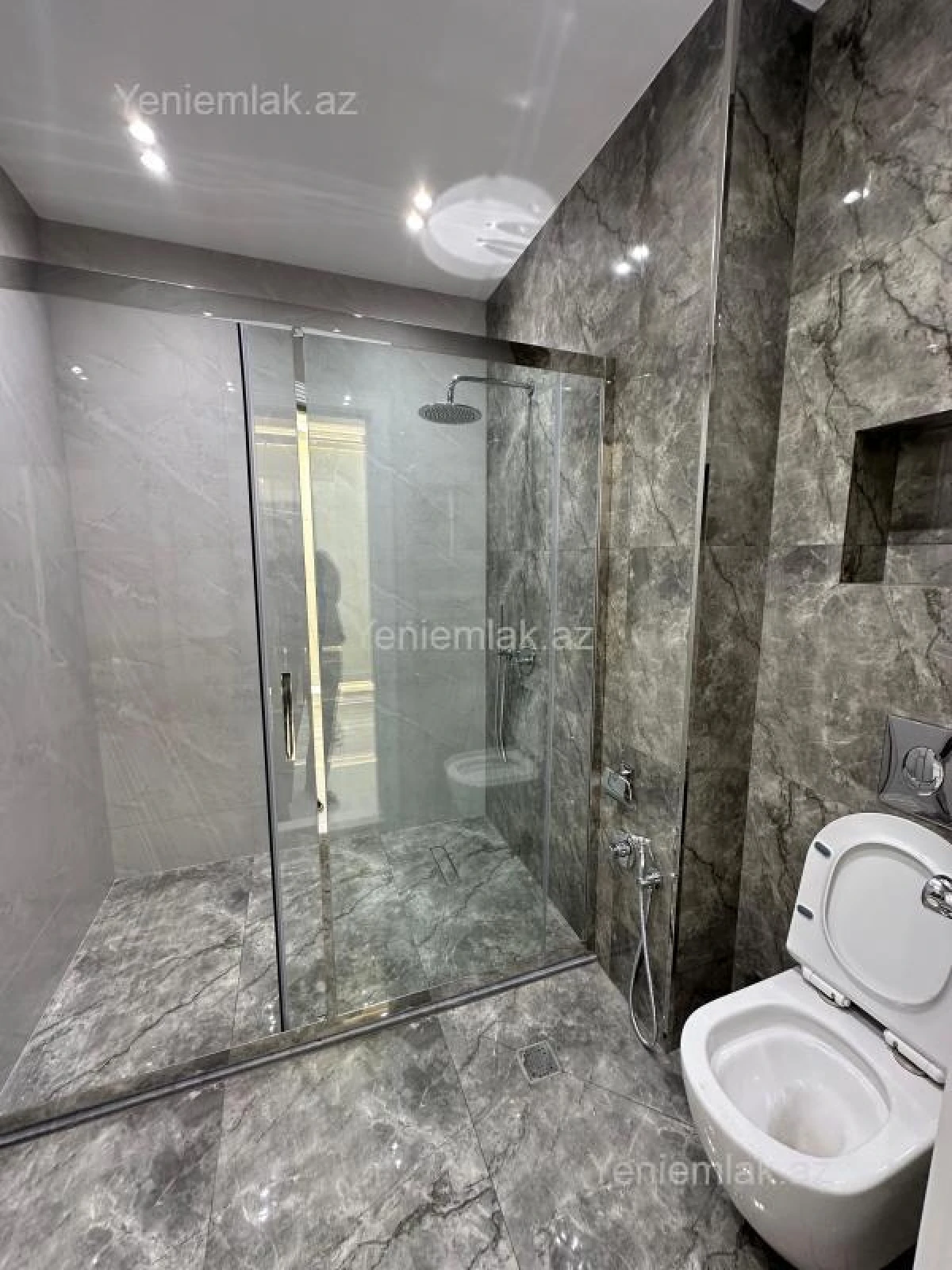 Satılır 2 otaqlı yeni tikili 70 m²