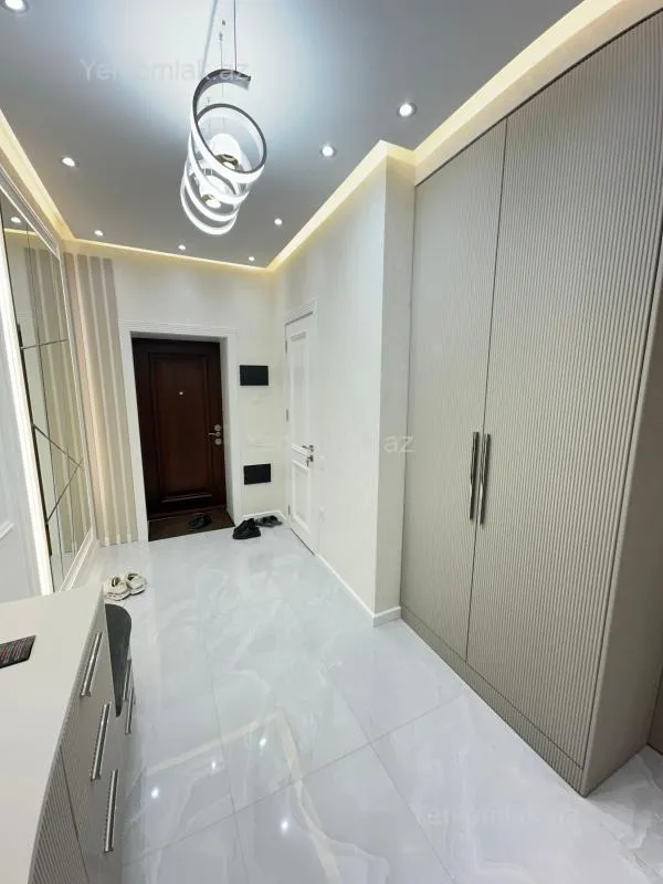 Satılır 2 otaqlı yeni tikili 70 m²