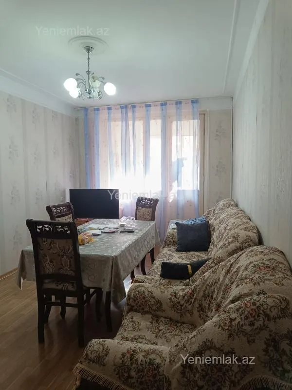 Satılır 3 otaqlı köhnə tikili 80 m²