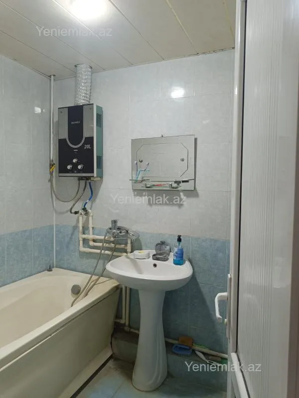 Satılır 3 otaqlı köhnə tikili 80 m²