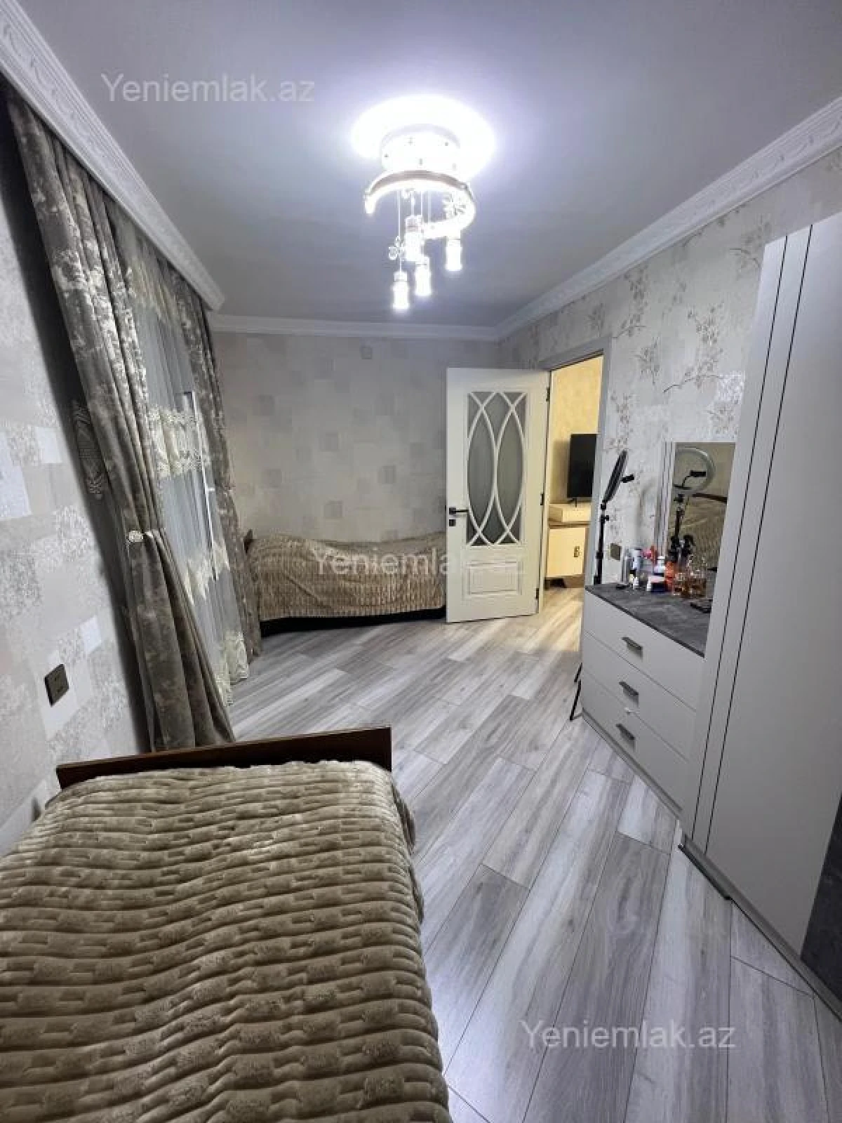 Satılır 2 otaqlı köhnə tikili 55 m²