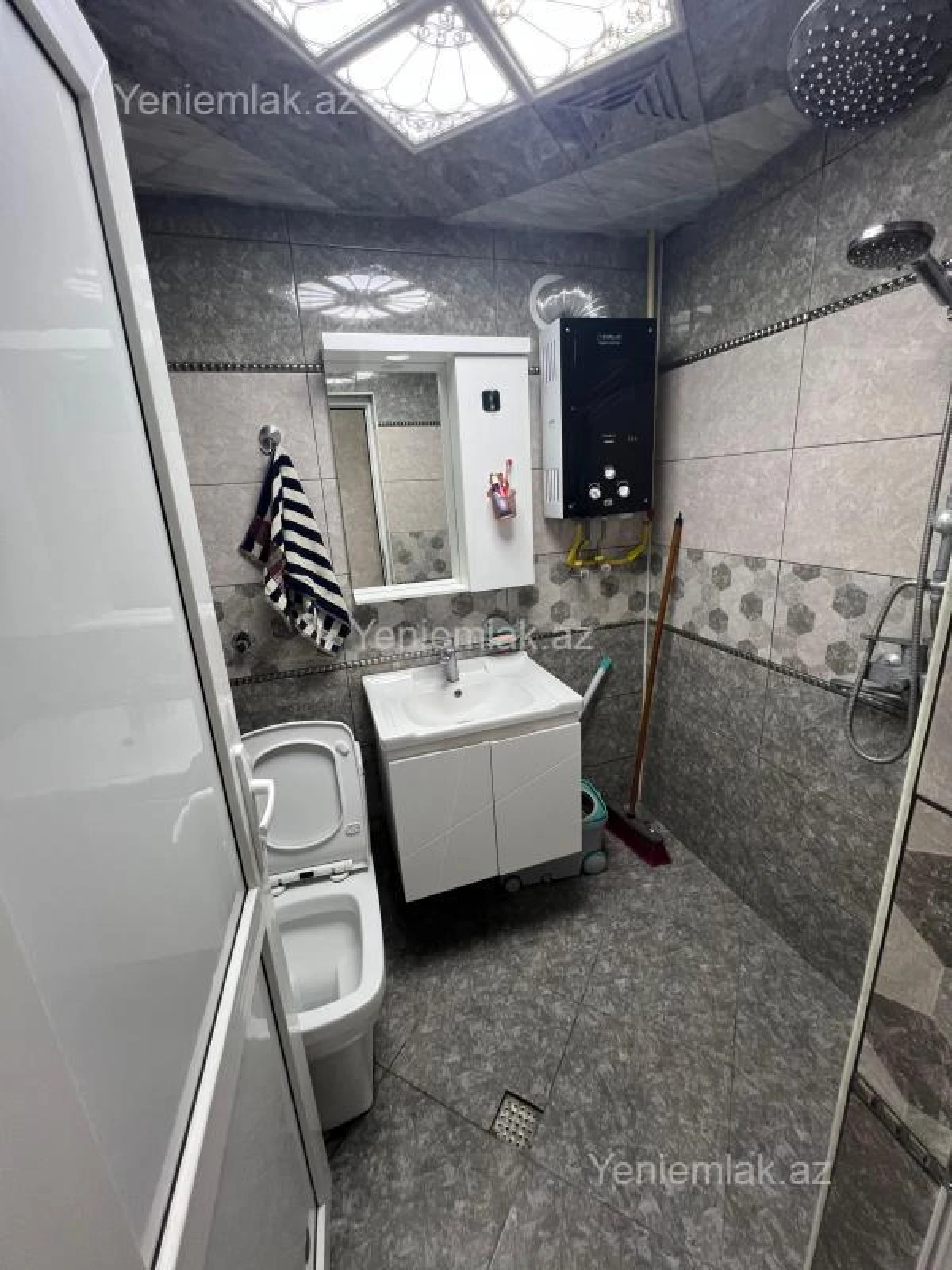 Satılır 2 otaqlı köhnə tikili 55 m²